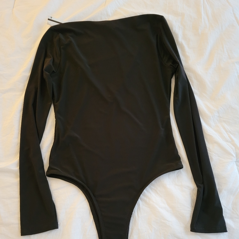 Long-sleeved Bodysuit - Picture 4 of 4
